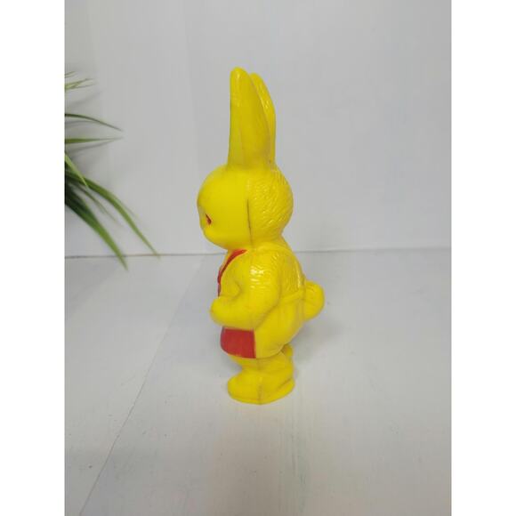 Vintage Irwin Easter Bunny Rattle, Hard Plastic Yellow - Picture 4 of 6